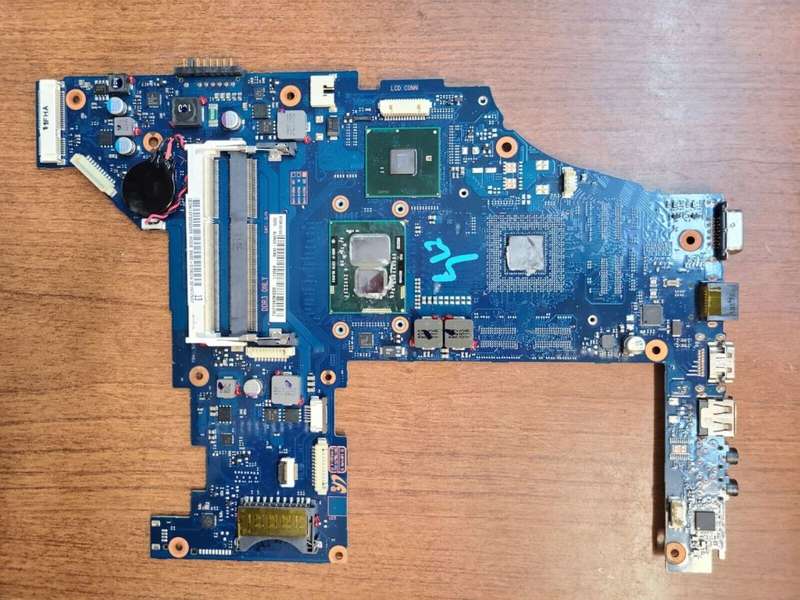 SAMSUNG NP-Q530 MOTHERBOARD  (Intel Core i5-M520 CPU @ 2.40GHz)