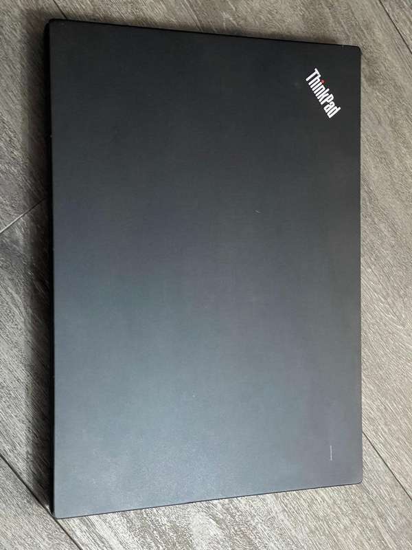LENOVO THINKPAD E490 | 8TH GEN CORE i5-8265U | 8GB DDR4 | 256GB NVMe SSD | 14" HD | WIN1O