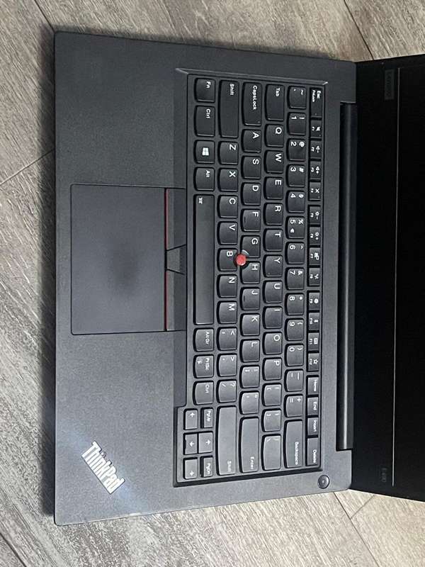 LENOVO THINKPAD E490 | 8TH GEN CORE i5-8265U | 8GB DDR4 | 256GB NVMe SSD | 14" HD | WIN1O