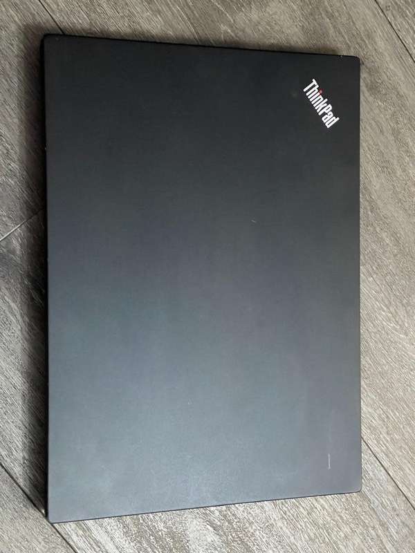 LENOVO THINKPAD E490 | 8TH GEN CORE i5-8265U | 8GB DDR4 | 256GB NVMe SSD | 14" HD | WIN1O