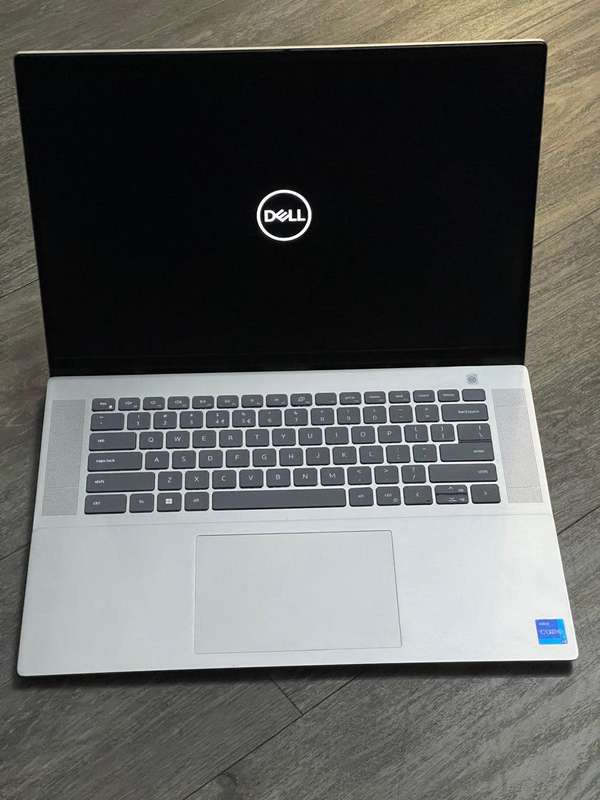 DELL INSPIRON 16 5620 | 12TH GEN CORE i7-1255U | 16GB DDR4 | 512GB SSD | 16.0` FHD 2GB NVIDIA MX570