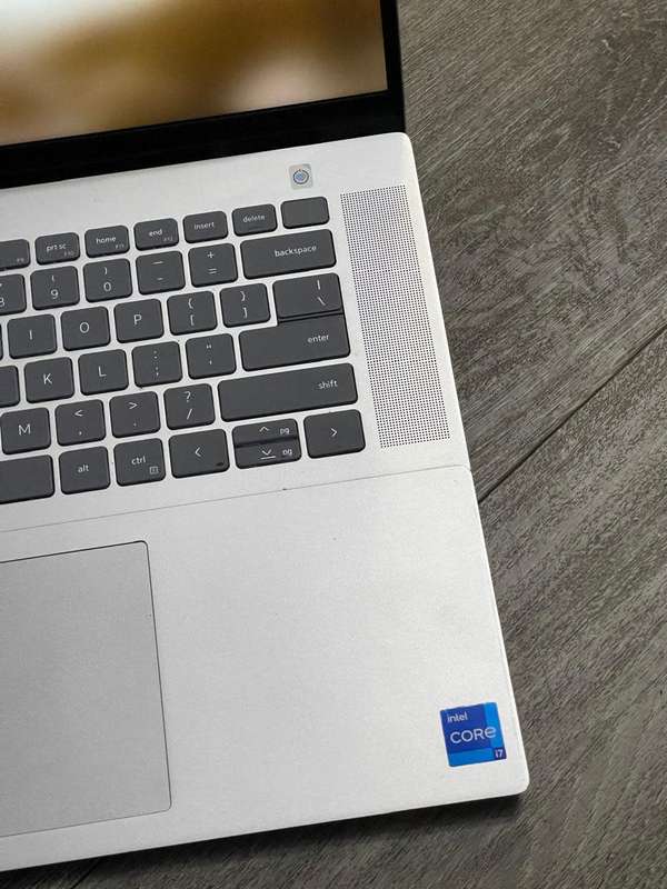 DELL INSPIRON 16 5620 | 12TH GEN CORE i7-1255U | 16GB DDR4 | 512GB SSD | 16.0` FHD 2GB NVIDIA MX570