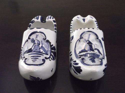 2 x ***Delfts*** Hand Stamped Delfts Clog Ashtrays for 1 Bid