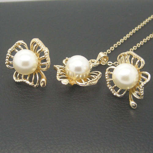 GOLD PLATED FLOWER AND PEARL JEWELLERY  SET