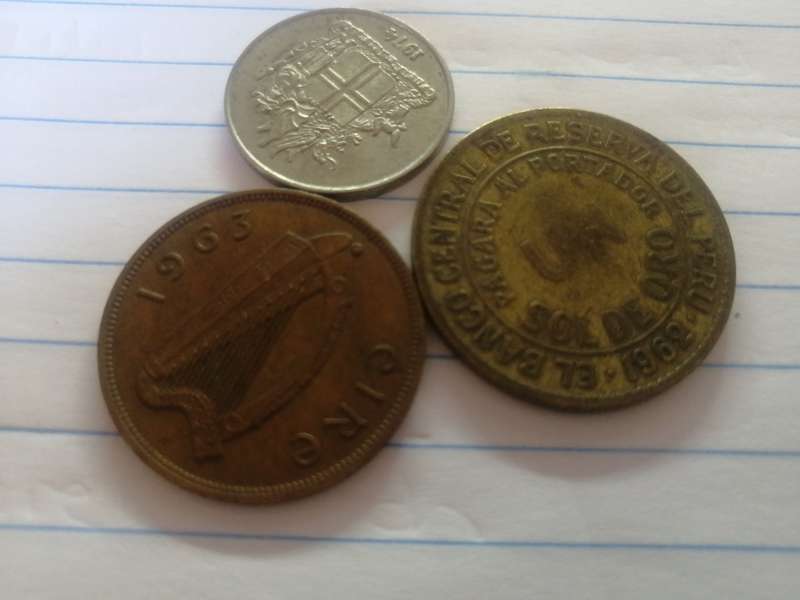 1x 1962 sol lama, 1 x 1961 eire 1d  1 x Iceland 1974 10 kronur