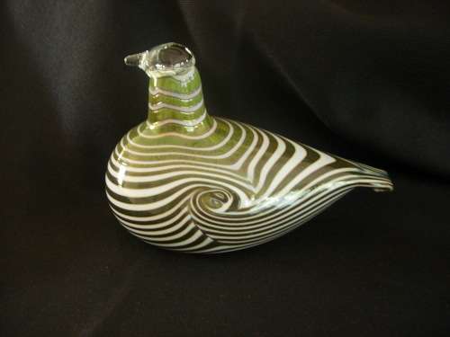 OIVA TOIKKA - FINLAND - COLLECTORS GLASS BIRD - SIGNED