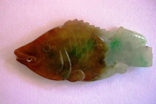 VINTAGE CHINESE MULTI COLOURED JADE FISH