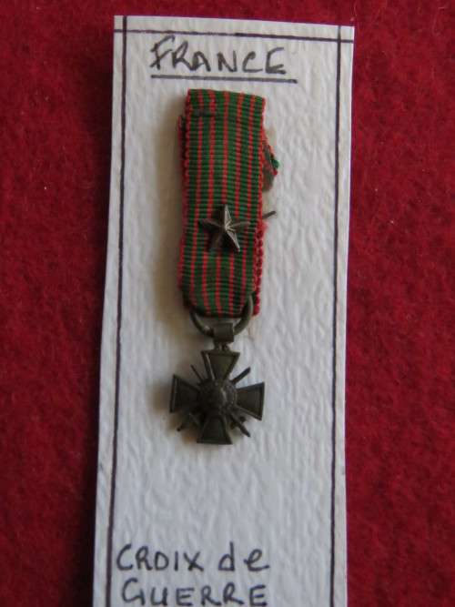 FRENCH - CROIX de GUERRE MINIATURE MEDAL - 1914-15