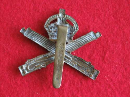 BRITISH - WW1 MACHINE GUN CORPS. - CAP BADGE