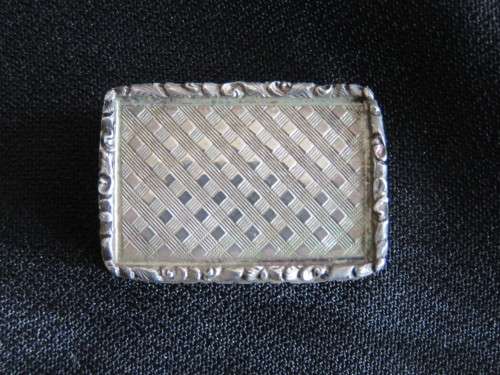 SILVER VINAIGRETTE IN ORIGINAL CASE - BIRMINGHAM 1841