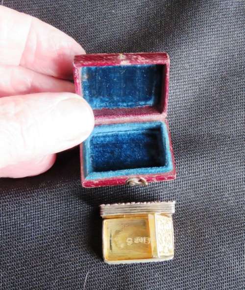 SILVER VINAIGRETTE IN ORIGINAL CASE - BIRMINGHAM 1841