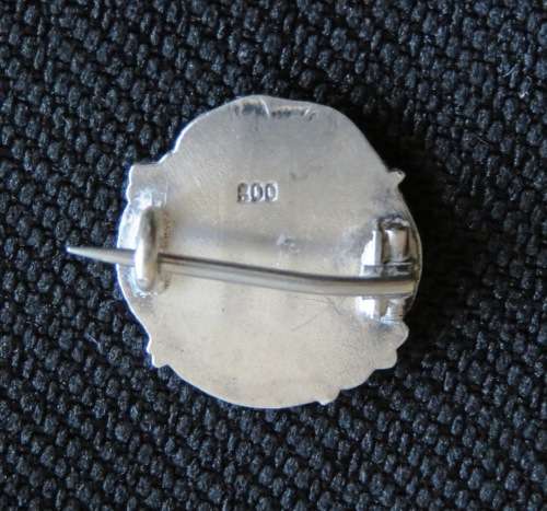 ART NOUVEA SILVER LAPEL BROOCH