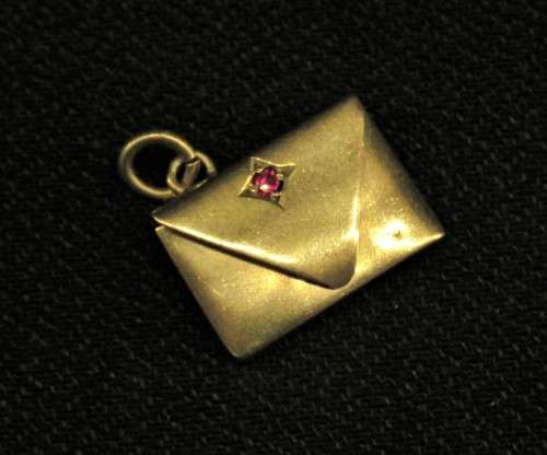 VINTAGE 9ct GOLD UNUSUAL  ENVELOPE CHARM