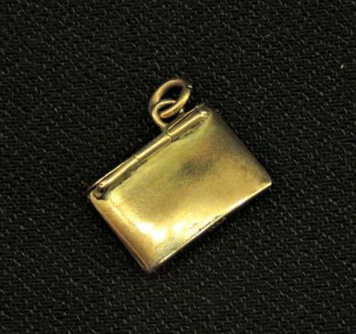 VINTAGE 9ct GOLD UNUSUAL  ENVELOPE CHARM