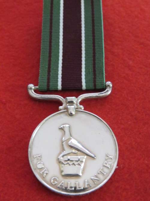 RHODESIAN PRISON MEDAL FOR GALLANTRY (R.P.M.) ex COLLECTORS SET