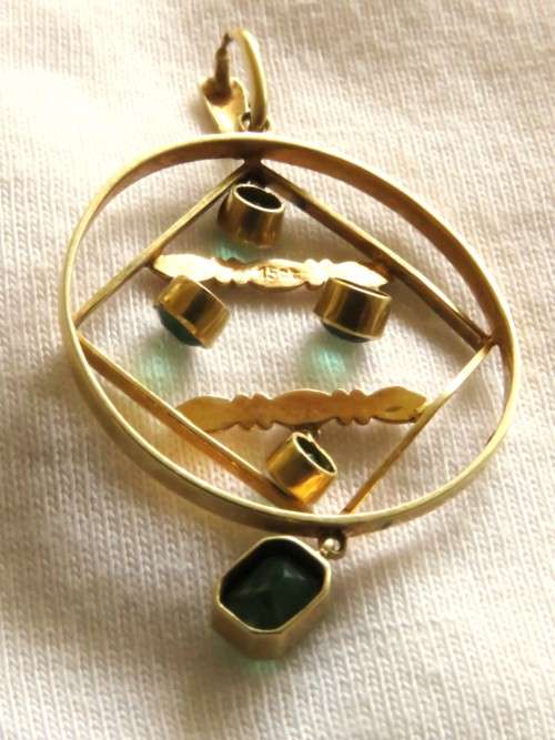 VINTAGE EMERALD PENDANT set in 15ct GOLD