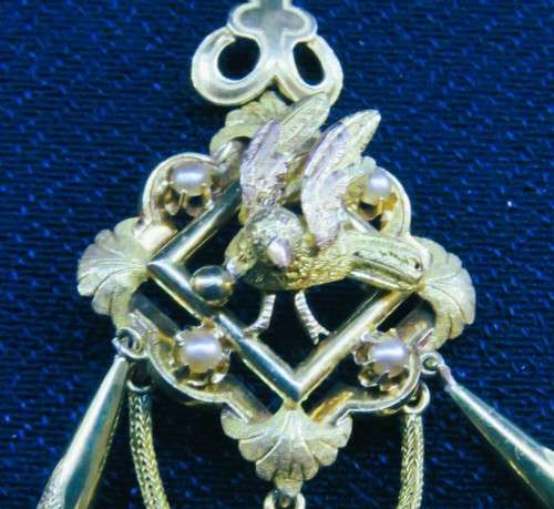 VINTAGE 18ct GOLD PENDANT