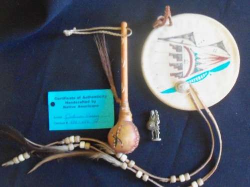 AN AUTHENTIC AMERICAN INDIAN RATTLE PLUS LEATHER DREAM CATCHER AND A INDIAN CHIEF ORNAMENT