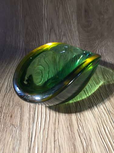 Stunning Art Glass Bowl