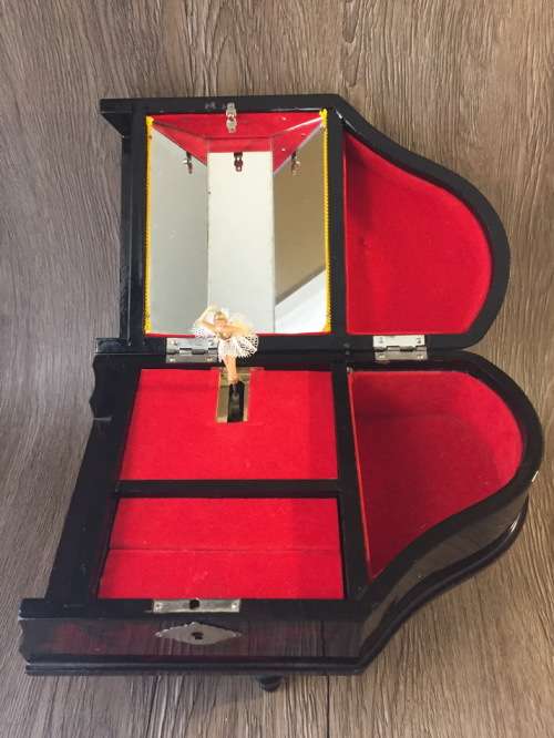 Vintage Wooden Music Box, Made in Japan, Working. 24cm x 16cm x 14 cm