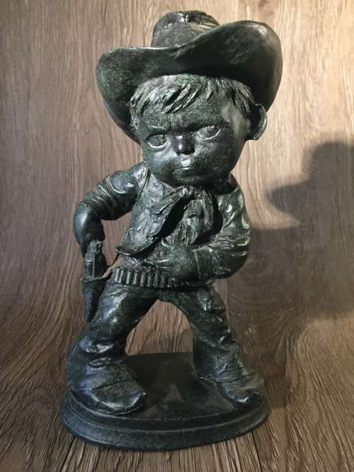Gunslinger Cowboy Statue, Resin Cast, 20cm x 8cm x 12cm
