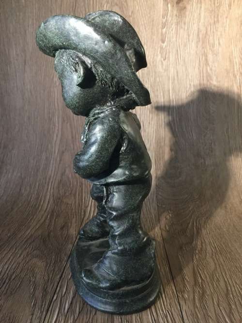 Gunslinger Cowboy Statue, Resin Cast, 20cm x 8cm x 12cm