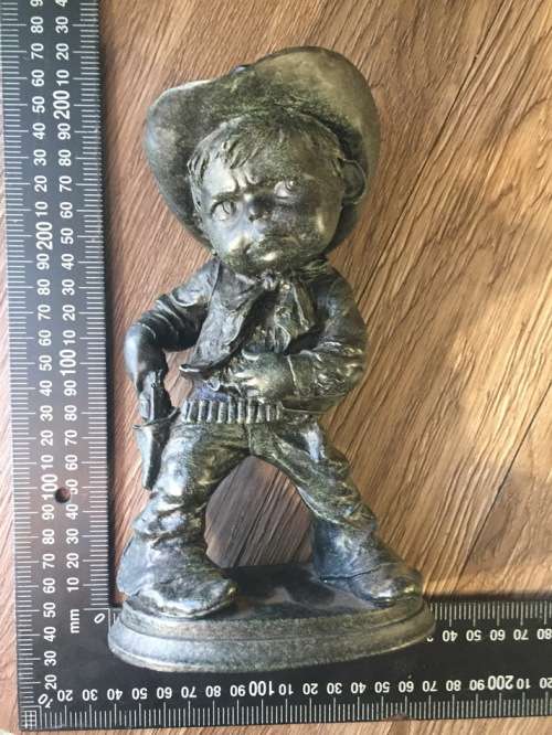Gunslinger Cowboy Statue, Resin Cast, 20cm x 8cm x 12cm
