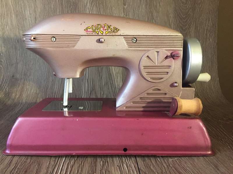 Vintage Eureka Toy Sewing Machine, Made in Spain (Not Working)