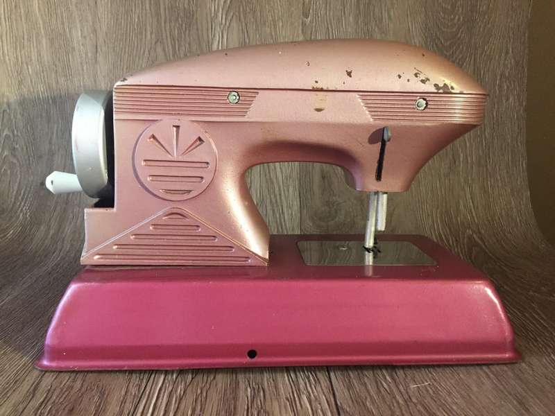 Vintage Eureka Toy Sewing Machine, Made in Spain (Not Working)