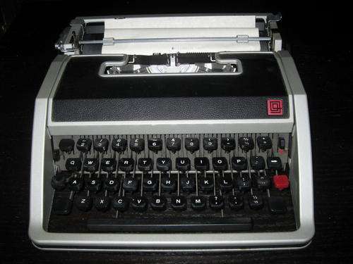 Olivetti Lettera DL Typewriter (working)