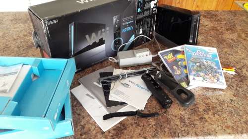 Nintendo Wii plus two games