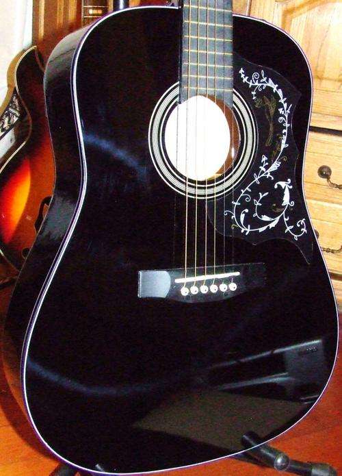 Acoustic Guitar - Folk Style 7/8 - Brand New!
