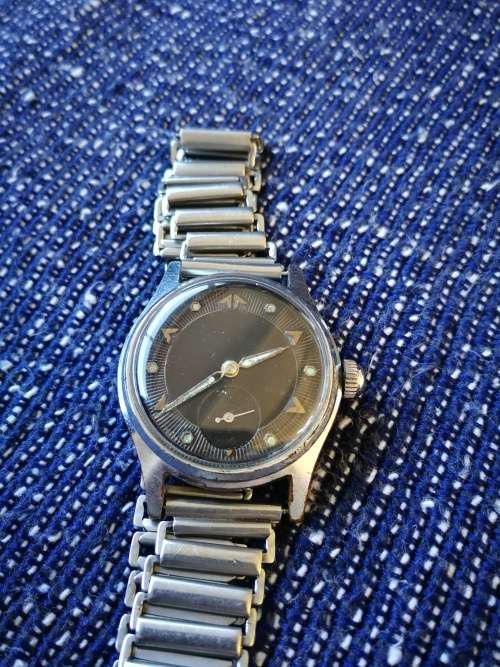 Nisus Watch (Broken)