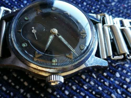 Nisus Watch (Broken)