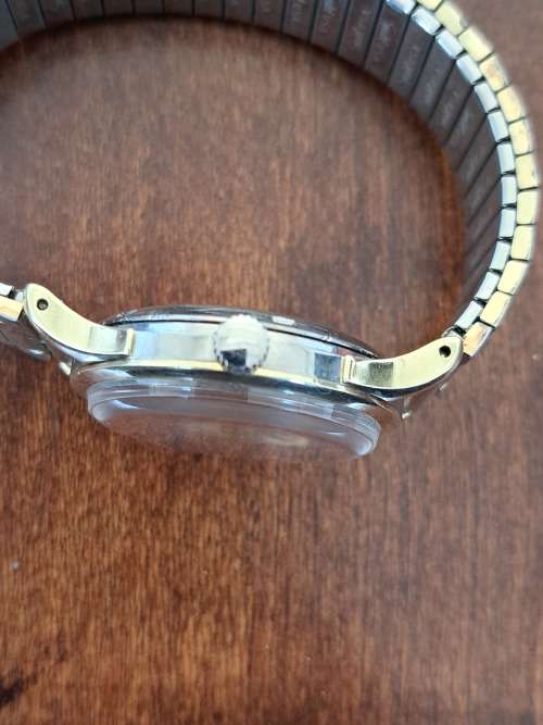 Universal Geneve Bumper (Propably needs Service)