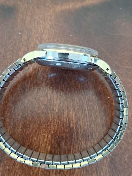 Universal Geneve Bumper (Propably needs Service)