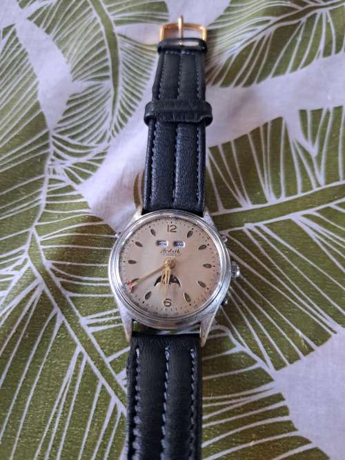 Men s Watches Vintage Moon phase Watch was listed for 3 500.00 on 5 Jul at 20 16 by craigesterhuyse in Cape Town ID 588278254