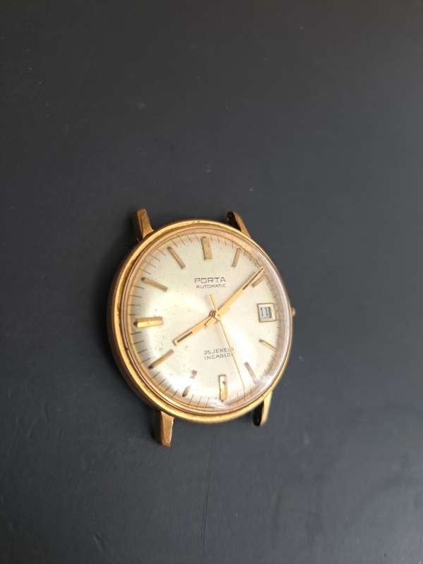 Broken Porta Watch