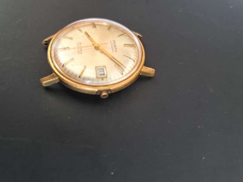 Broken Porta Watch