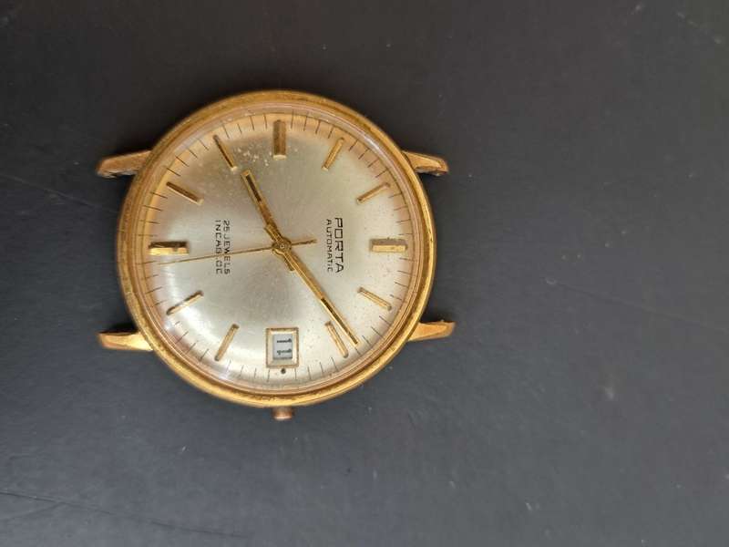 Broken Porta Watch