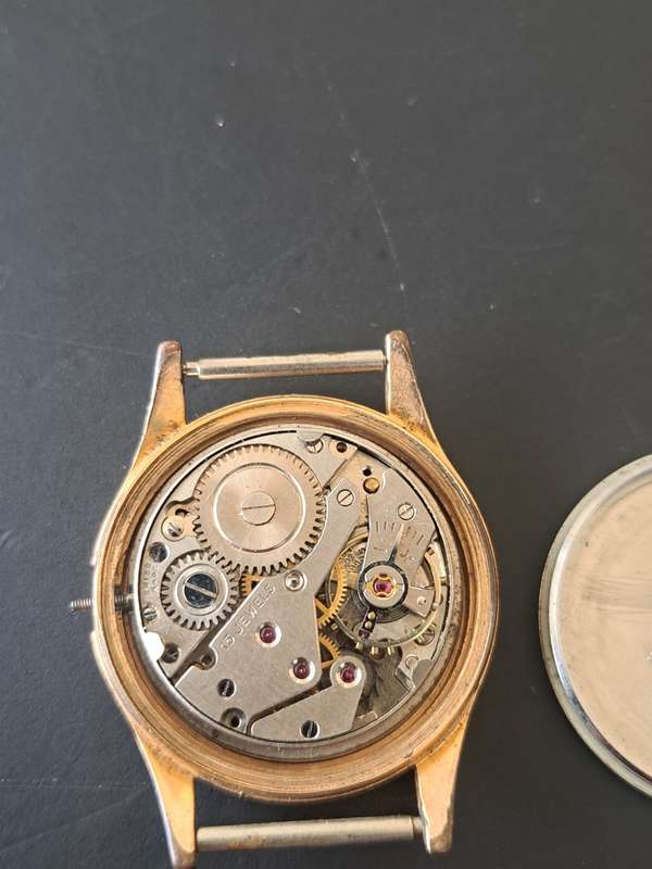 Broken Invicta Watch (Not running)