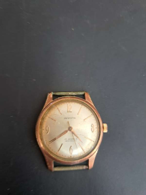 Broken Invicta Watch (Not running)