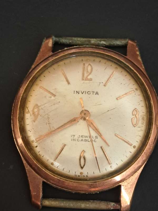 Broken Invicta Watch (Not running)