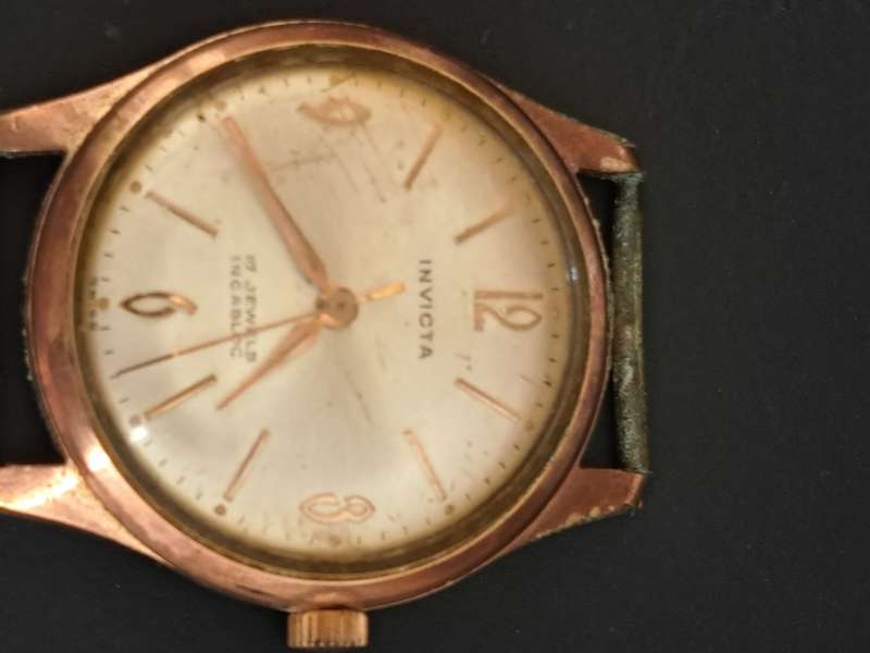Broken Invicta Watch (Not running)