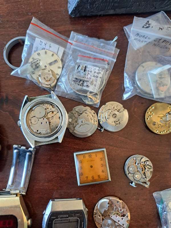 Random Watch Parts (NOT WORKING)