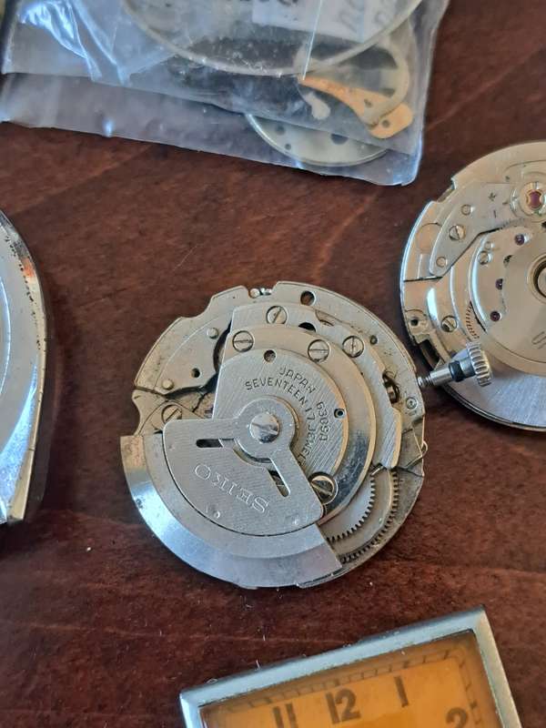 Random Watch Parts (NOT WORKING)