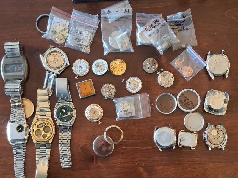 Random Watch Parts (NOT WORKING)