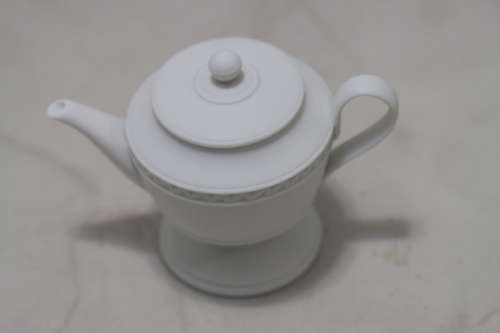 Wedgwood 4 o` clock china teapot------long burning candle