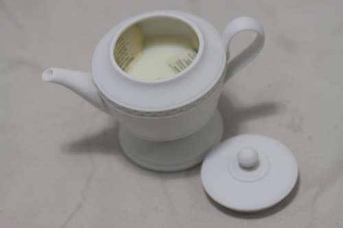 Wedgwood 4 o` clock china teapot------long burning candle
