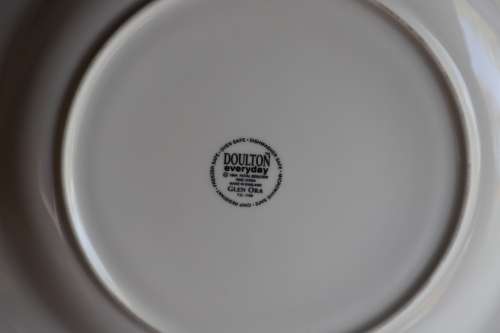 DOULTON -`EVERYDAY --GLEN ORA ` Series- 27cm plate-1994